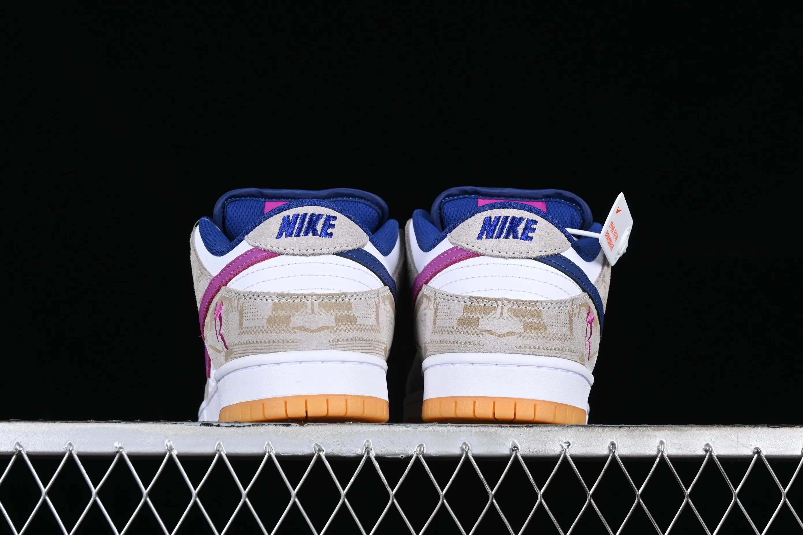 All Categories Nk SB Dunk Series Nk SB Dunk Low Low-top sneakers F version Rayssa Leal x Nk SB Dunk Low Rayssa Leal co-branded SB low-top casual sneakers FZ5251-001